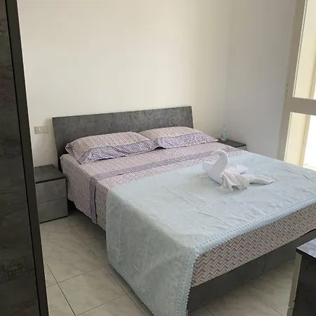 La Perla Di Giada Apartment *